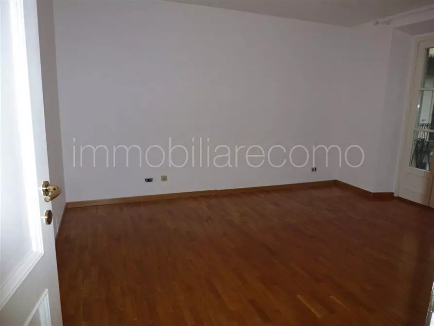 Immagine 4 di Appartamento in affitto  in P.zza del Popolo a Como