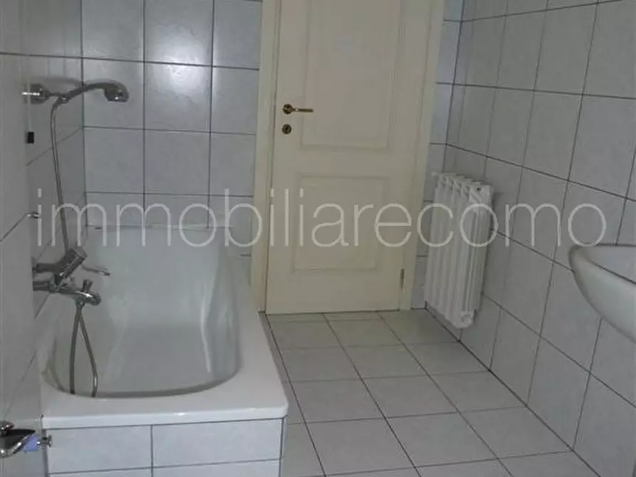 Immagine 3 di Appartamento in affitto  in P.zza del Popolo a Como