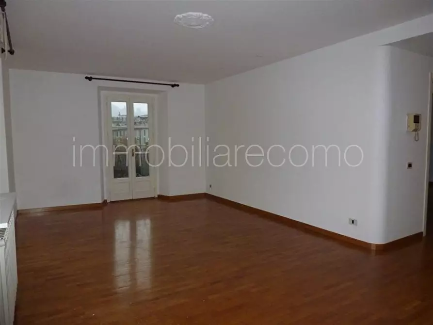 Immagine 2 di Appartamento in affitto  in P.zza del Popolo a Como