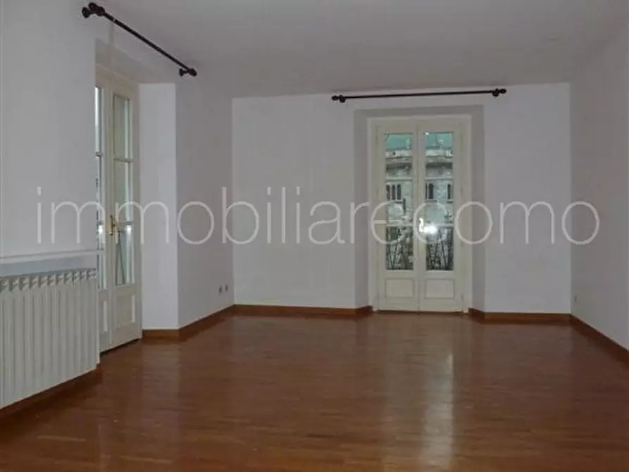 Immagine 1 di Appartamento in affitto  in P.zza del Popolo a Como