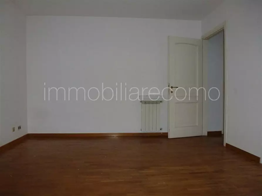 Immagine 5 di Appartamento in affitto  in P.zza del Popolo a Como