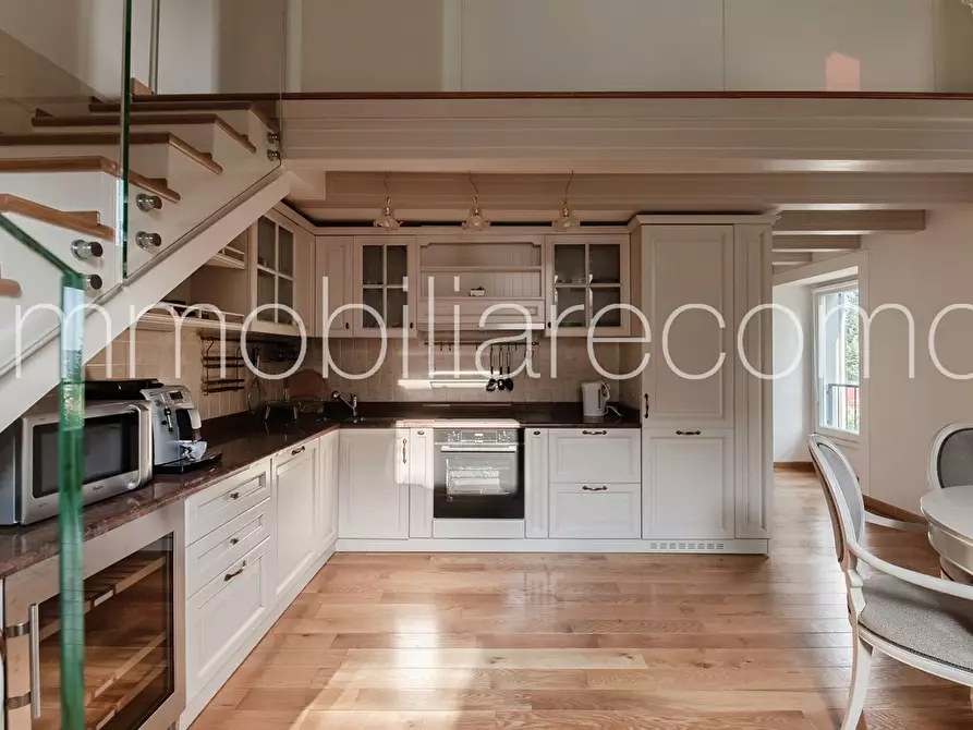 Immagine 5 di Appartamento in vendita  in Via Cardano a Como