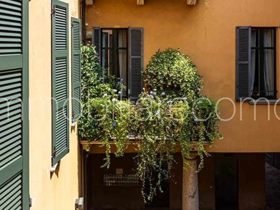 Immagine 6 di Appartamento in affitto  in Via Vittorio Emanuele II a Como