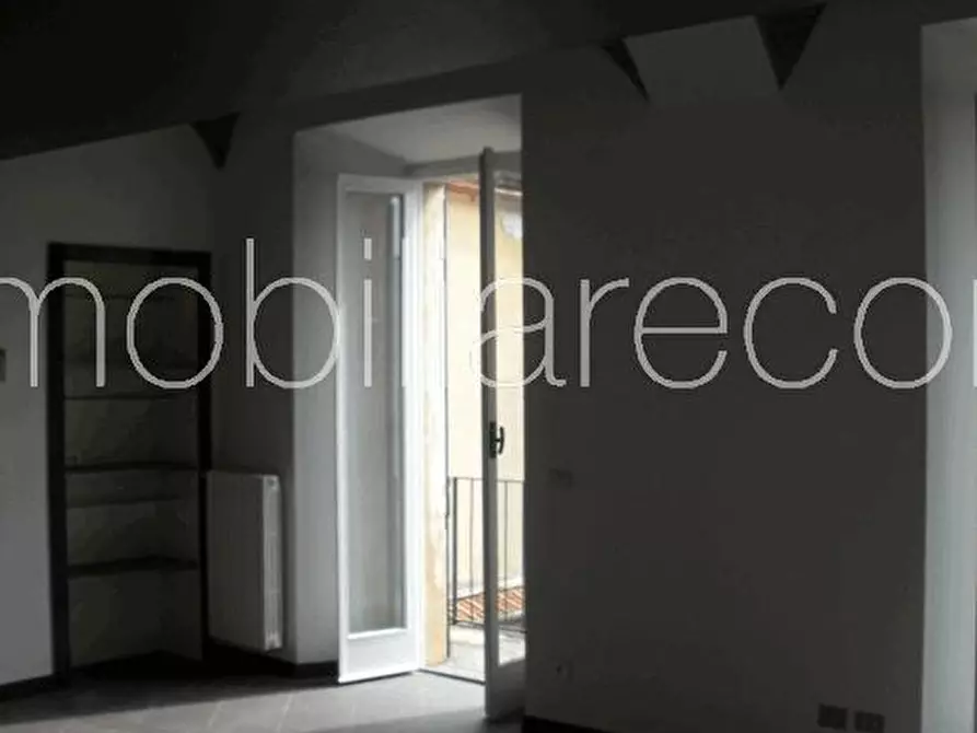 Immagine 1 di Appartamento in affitto  in via Besana a Moltrasio