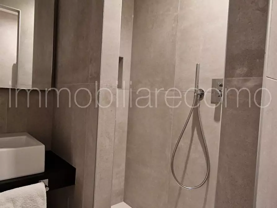 Immagine 6 di Appartamento in affitto  in Via Vittorio Emanuele II a Como