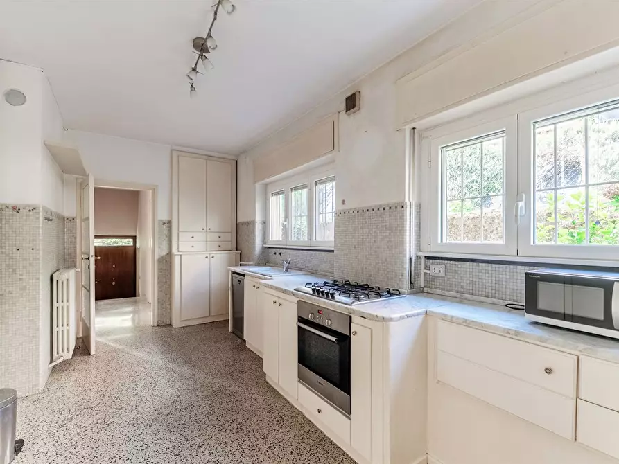 Immagine 7 di Casa indipendente in affitto  in via dei villini a Como