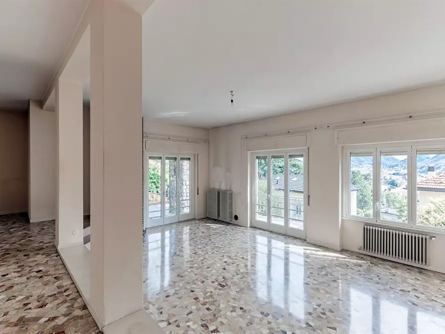 Immagine 3 di Casa indipendente in affitto  in via dei villini a Como