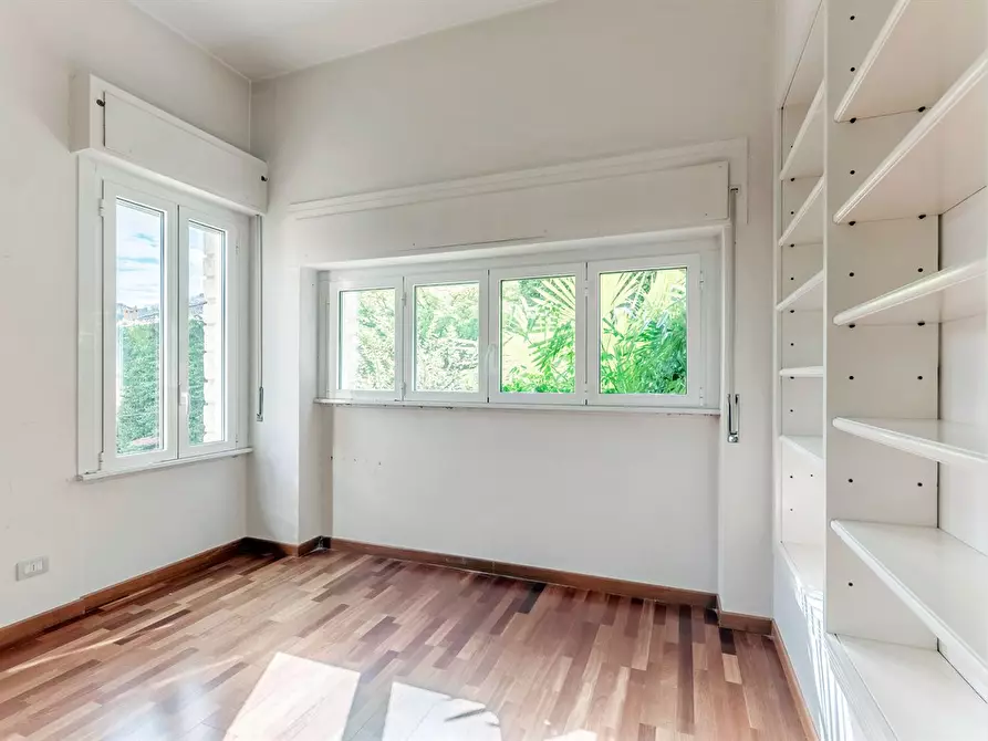 Immagine 9 di Casa indipendente in affitto  in via dei villini a Como