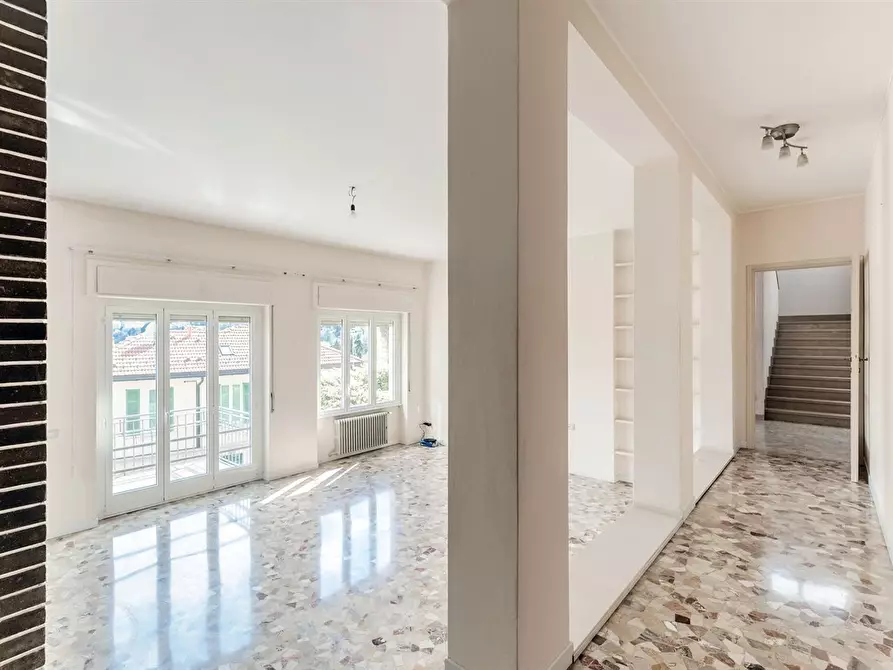 Immagine 4 di Casa indipendente in affitto  in via dei villini a Como