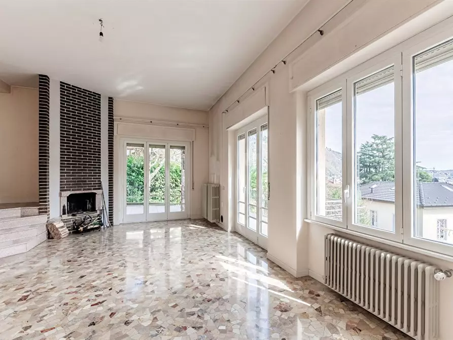 Immagine 2 di Casa indipendente in affitto  in via dei villini a Como