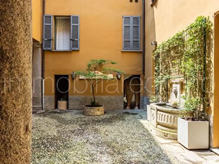 Immagine 5 di Appartamento in affitto  in Via Vittorio Emanuele II a Como