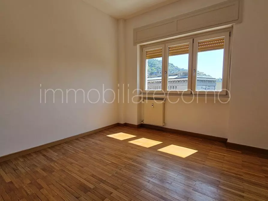 Immagine 9 di Appartamento in affitto  in via Rezzonico a Como
