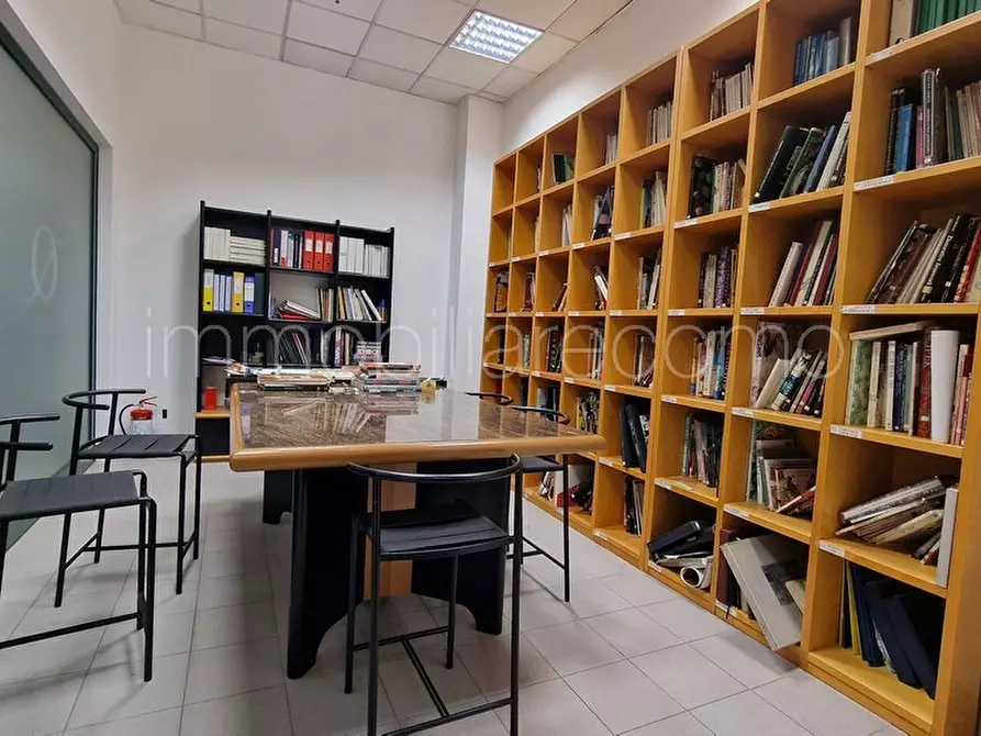 Immagine 7 di Ufficio in vendita  in Via Oltrecolle a Como