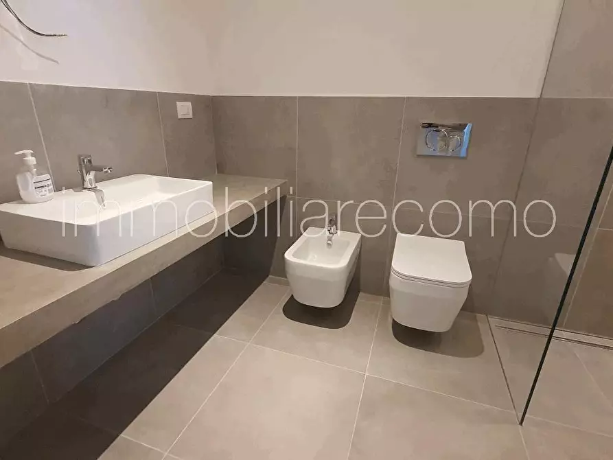 Immagine 8 di Casa bifamiliare in affitto  in Via Bignanico a Como