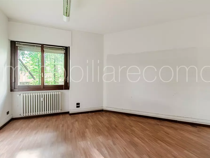 Immagine 7 di Appartamento in vendita  in via Petrarca a Como