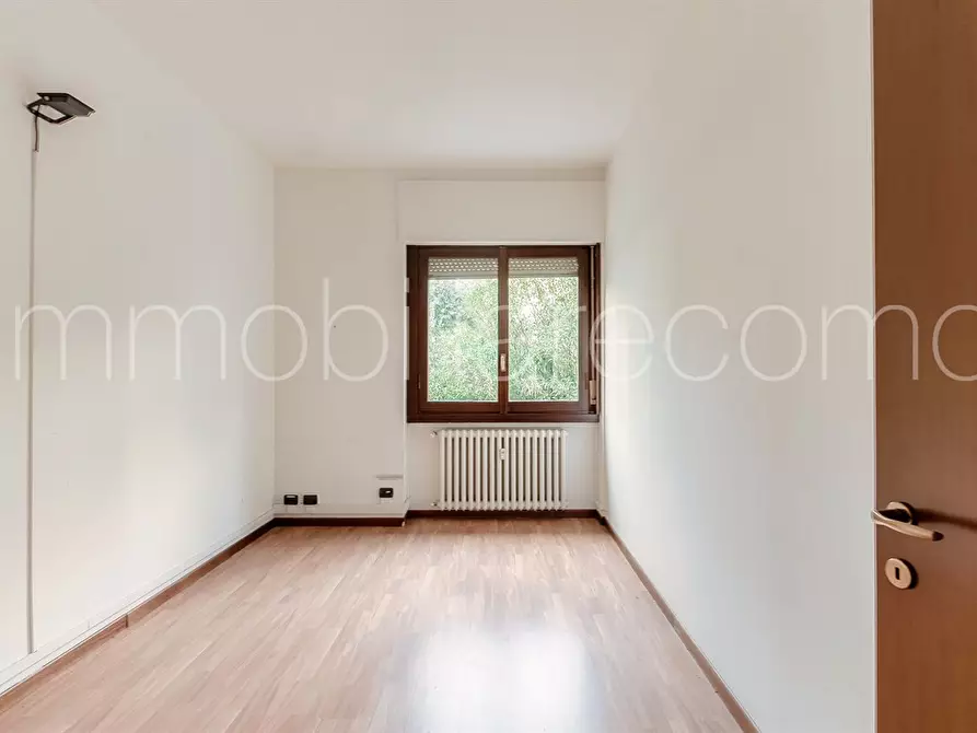 Immagine 3 di Appartamento in vendita  in via Petrarca a Como