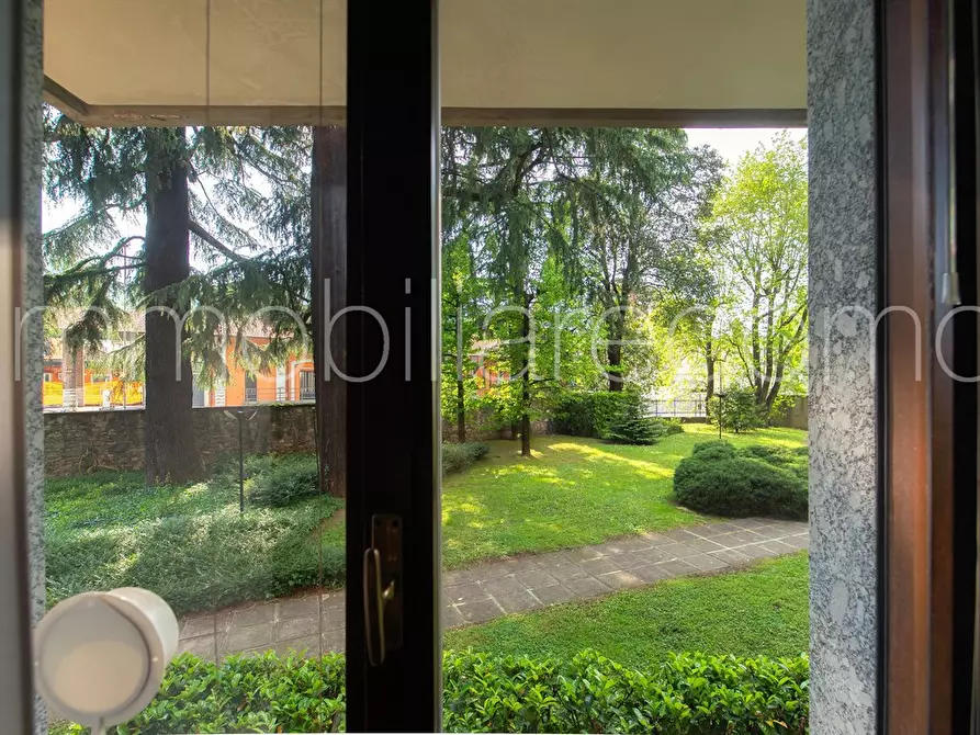 Immagine 9 di Appartamento in vendita  in via Petrarca a Como