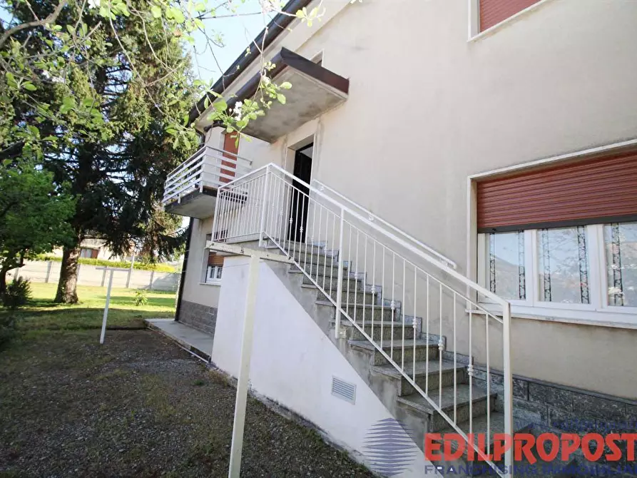 Immagine 1 di Appartamento in vendita  in Via Monte Rosa a Lazzate