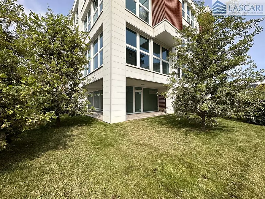 Immagine 5 di Negozio in affitto  in Via Roggia Guidana a Bergamo