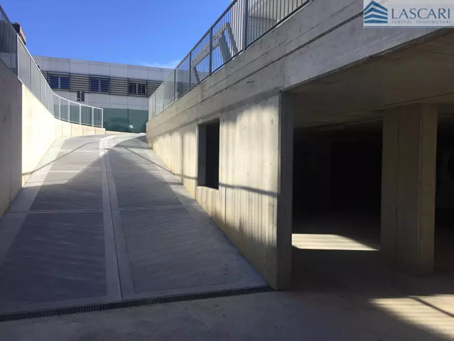 Immagine 8 di Negozio in affitto  in Via Roggia Guidana a Bergamo