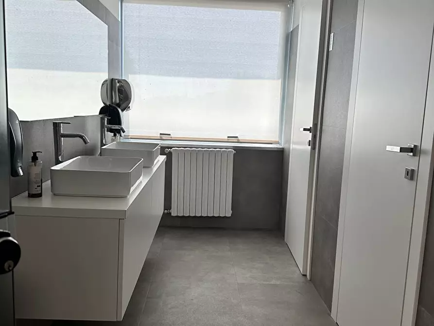 Immagine 3 di Capannone industriale in affitto  a Bonate Sopra