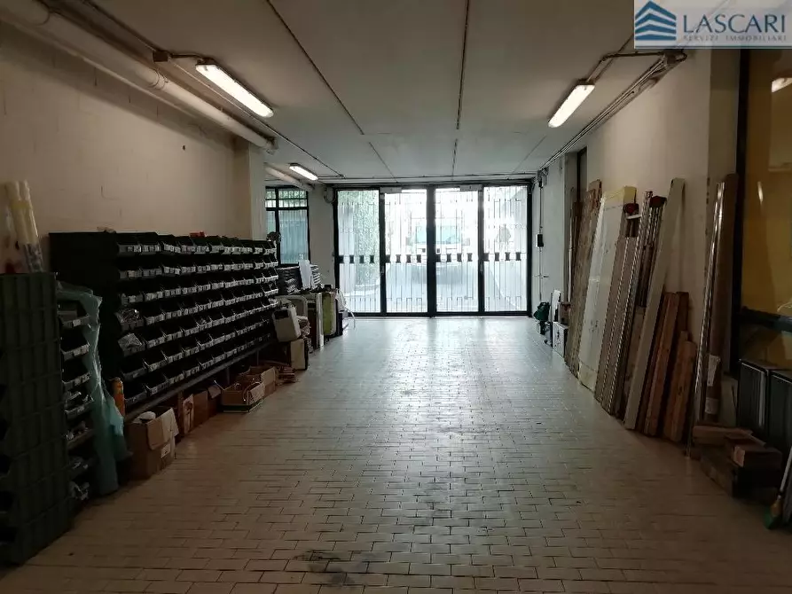 Immagine 3 di Magazzino in vendita  in Via Giuseppe Ungaretti 12 a Bergamo