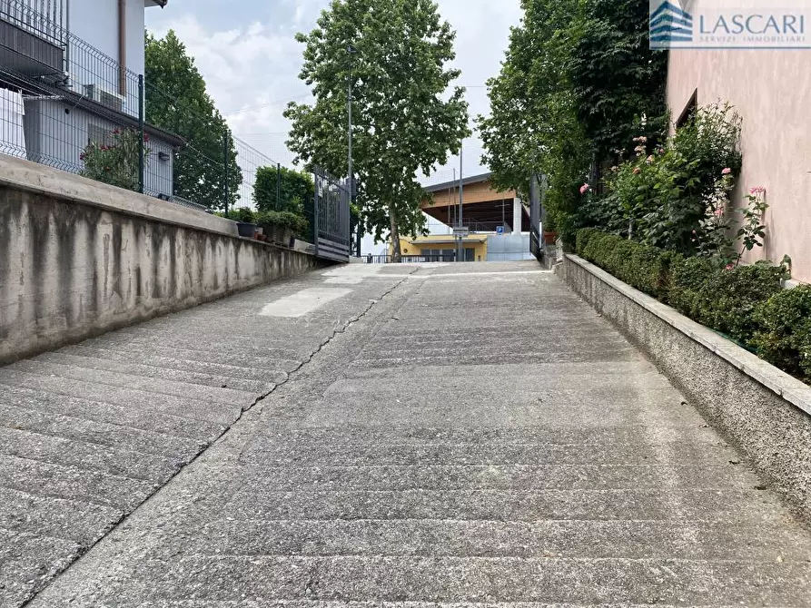 Immagine 5 di Laboratorio in vendita  in Via Camillo Benso di Cavour a Orio Al Serio