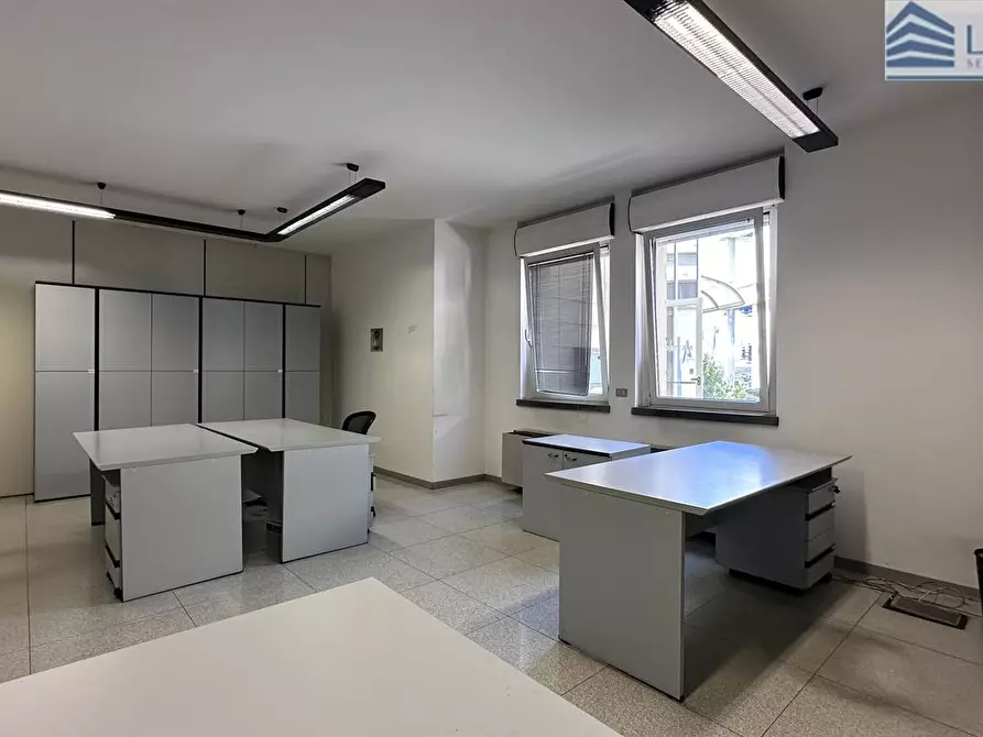 Immagine 2 di Ufficio in affitto  in Via Zanica 58 a Bergamo