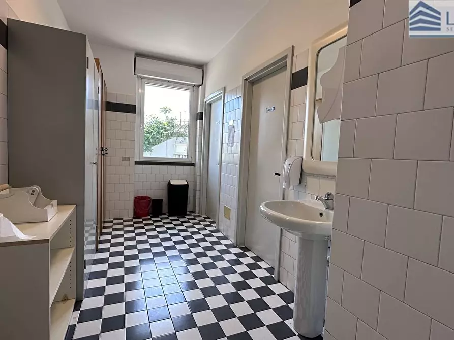 Immagine 5 di Ufficio in affitto  in Via Zanica 58 a Bergamo