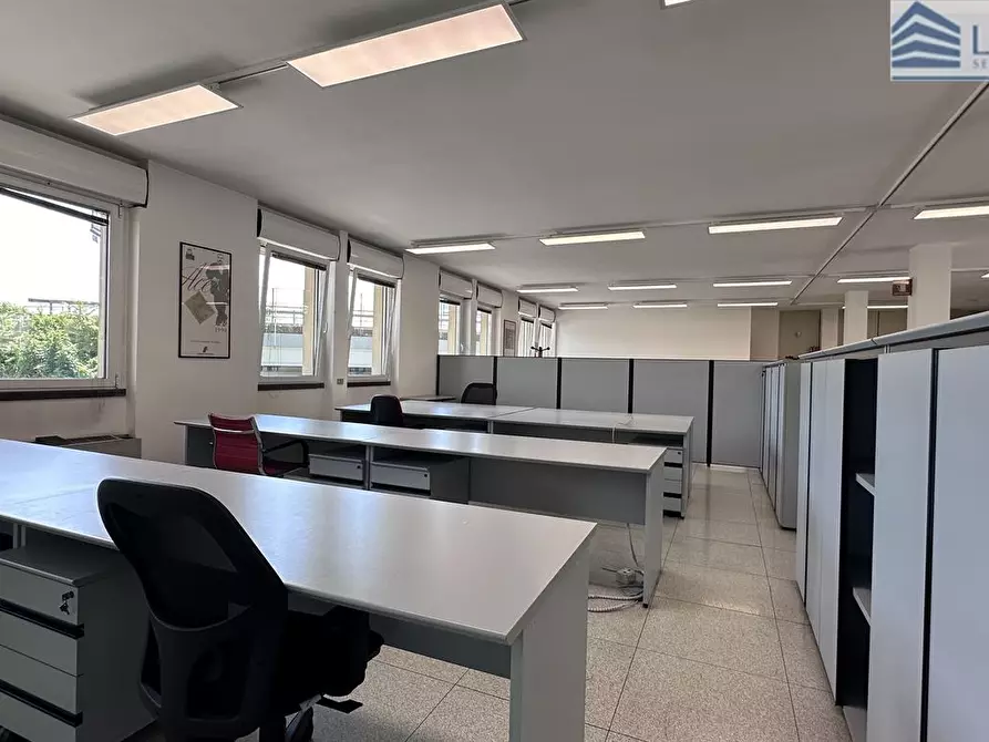Immagine 9 di Ufficio in affitto  in Via Zanica 58 a Bergamo