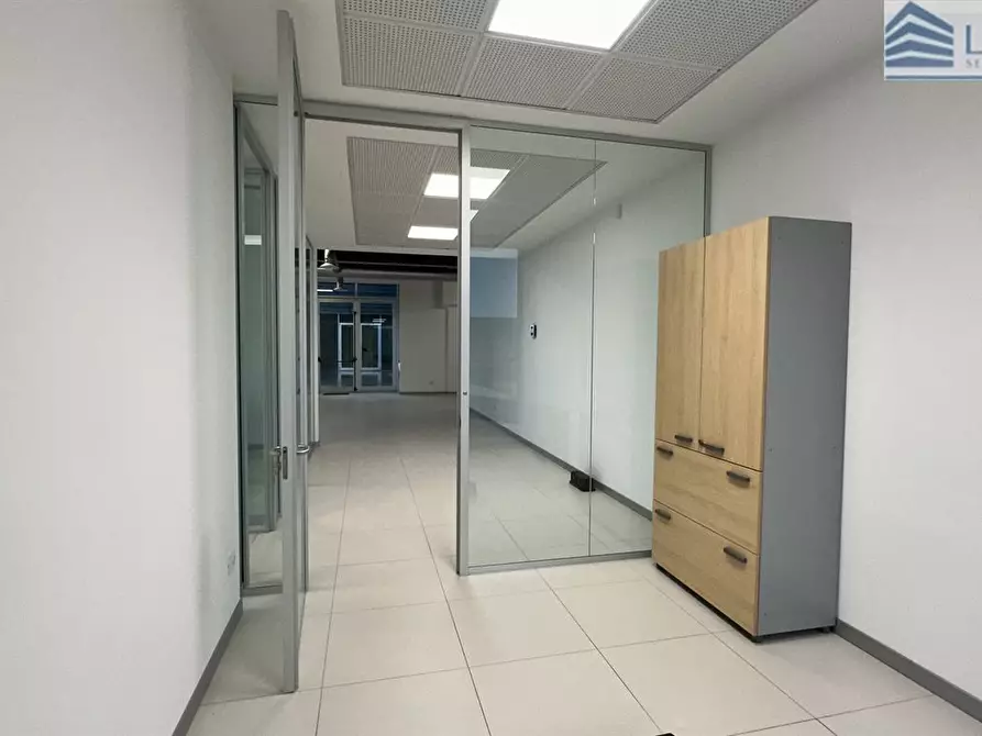 Immagine 5 di Ufficio in affitto  in Via Zanica a Grassobbio