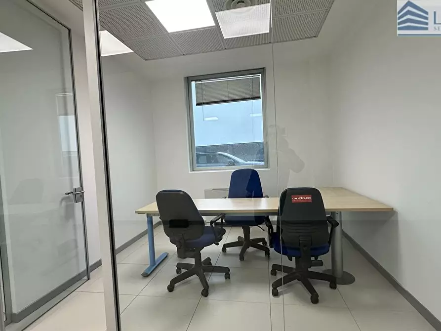 Immagine 1 di Ufficio in affitto  in Via Zanica a Grassobbio
