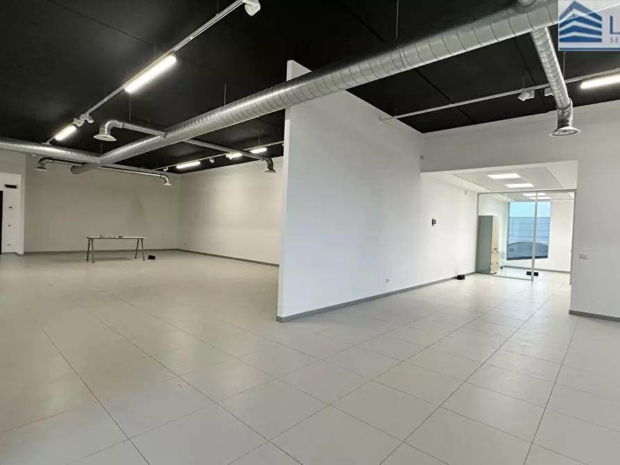 Immagine 9 di Ufficio in affitto  in Via Zanica a Grassobbio