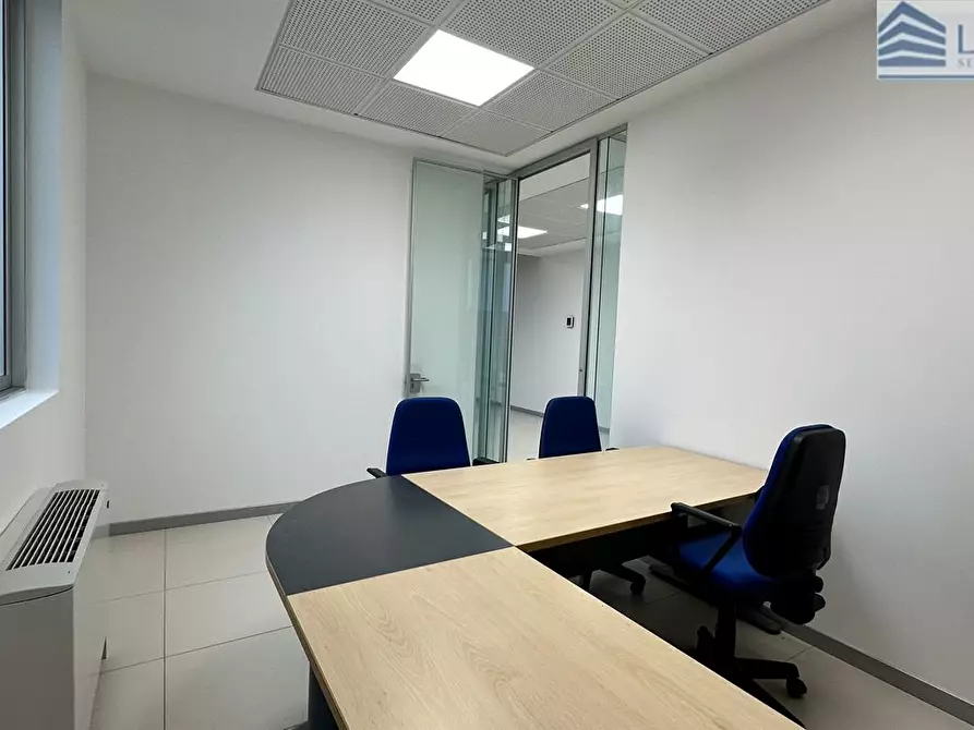 Immagine 3 di Ufficio in affitto  in Via Zanica a Grassobbio