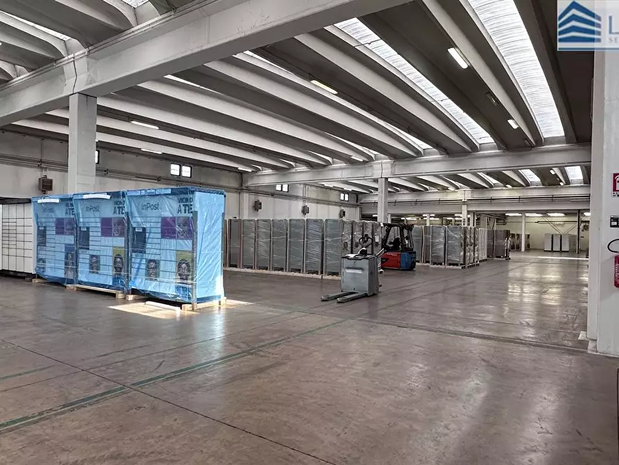 Immagine 4 di Capannone industriale in affitto  in Via Pascoli 6 a Presezzo