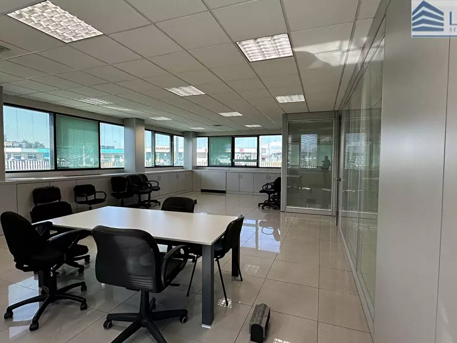 Immagine 2 di Stabile in affitto  in Via Valle d'Aosta a Dalmine