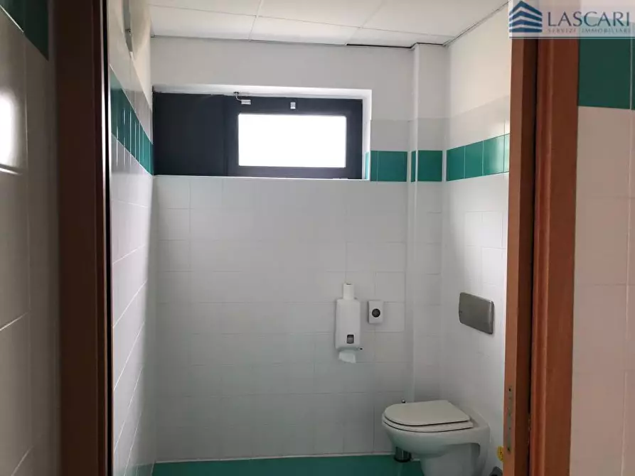 Immagine 4 di Negozio in affitto  in Via Corridoni 28M a Bergamo