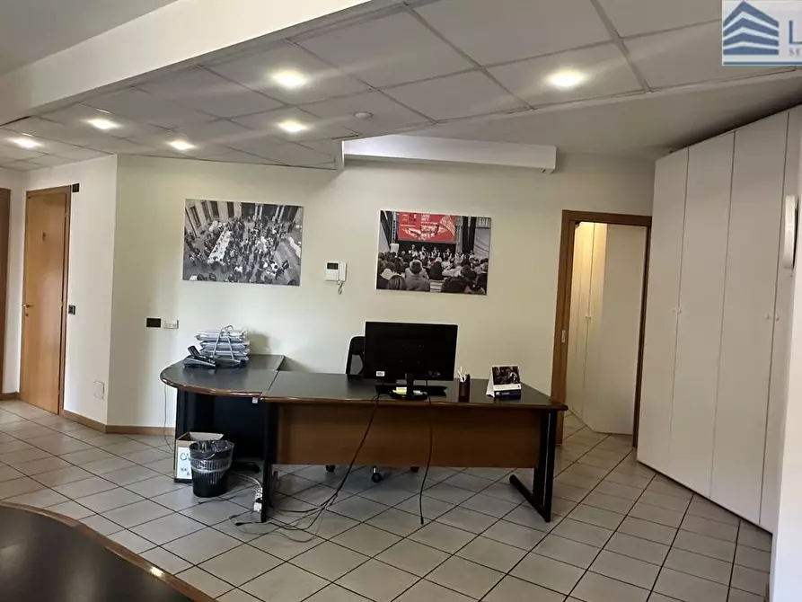 Immagine 1 di Ufficio in vendita  in Via Palma il Vecchio a Bergamo