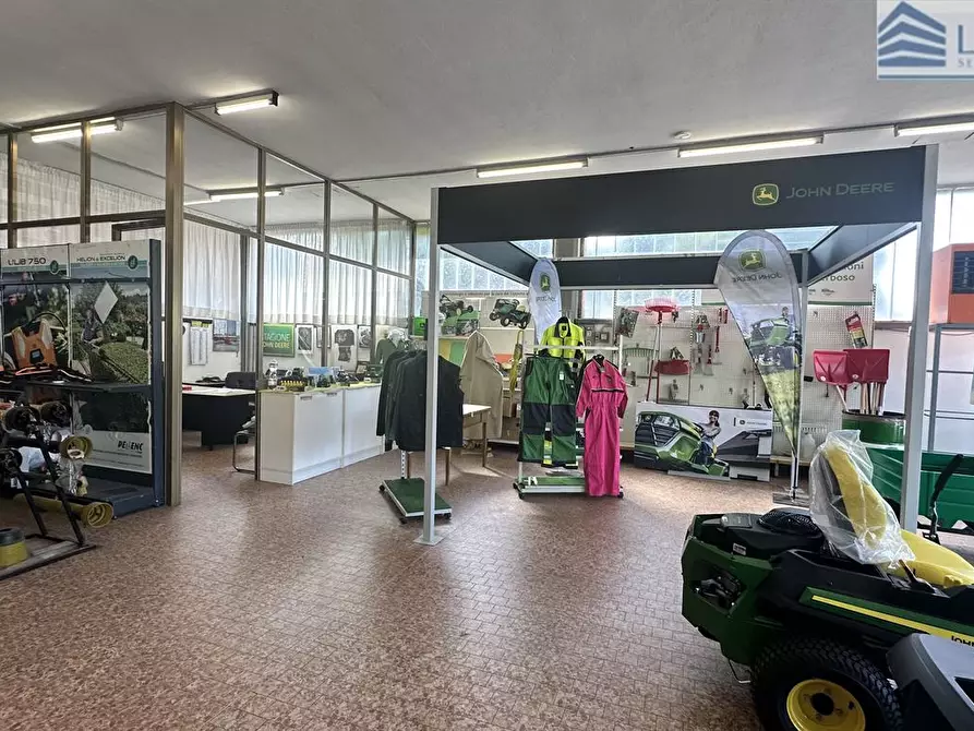 Immagine 3 di Locale commerciale in vendita  in Via G.Marconi a Comun Nuovo