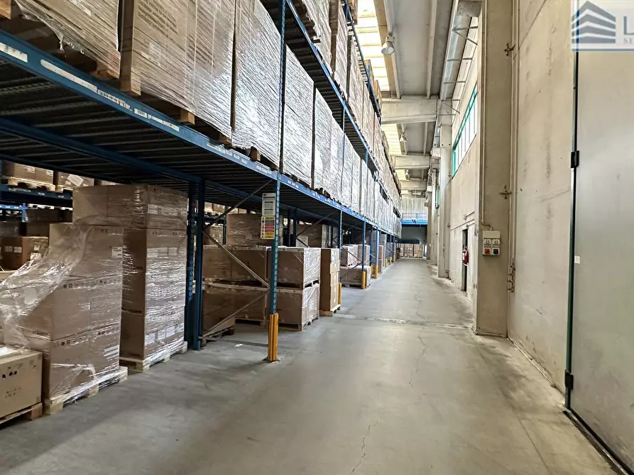 Immagine 9 di Capannone industriale in affitto  a Grassobbio