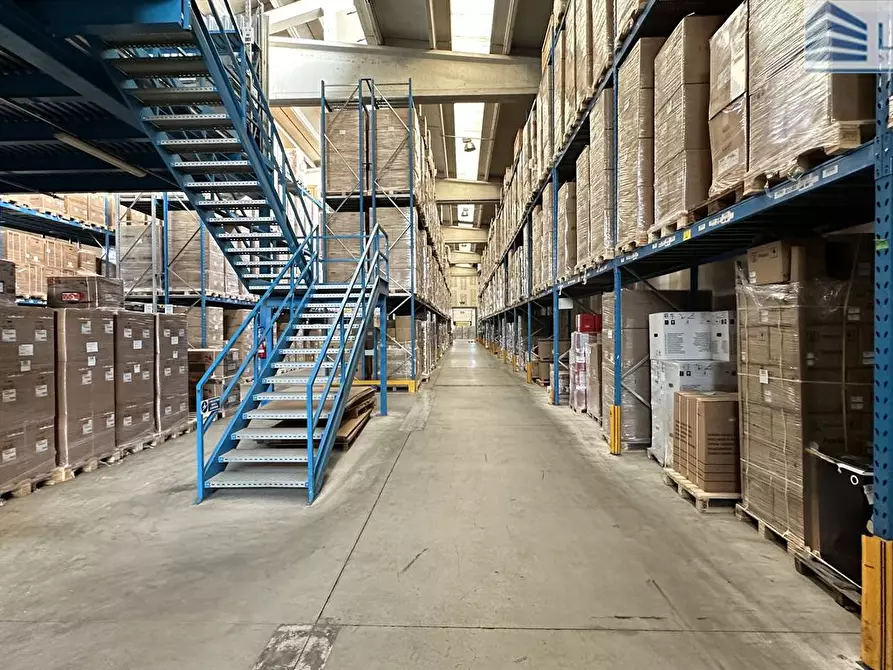 Immagine 6 di Capannone industriale in affitto  a Grassobbio