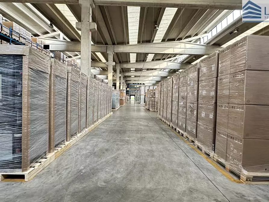 Immagine 4 di Capannone industriale in affitto  a Grassobbio