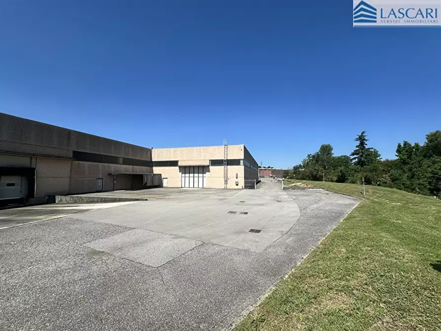 Immagine 1 di Capannone industriale in vendita  in Via Paganini a Chignolo D'isola