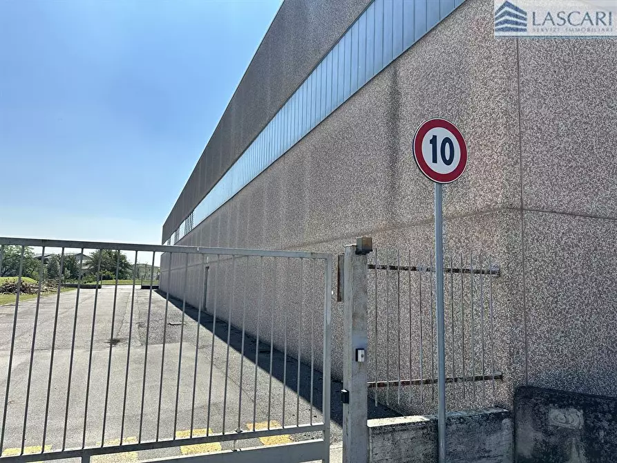 Immagine 5 di Capannone industriale in vendita  in Via Paganini a Chignolo D'isola