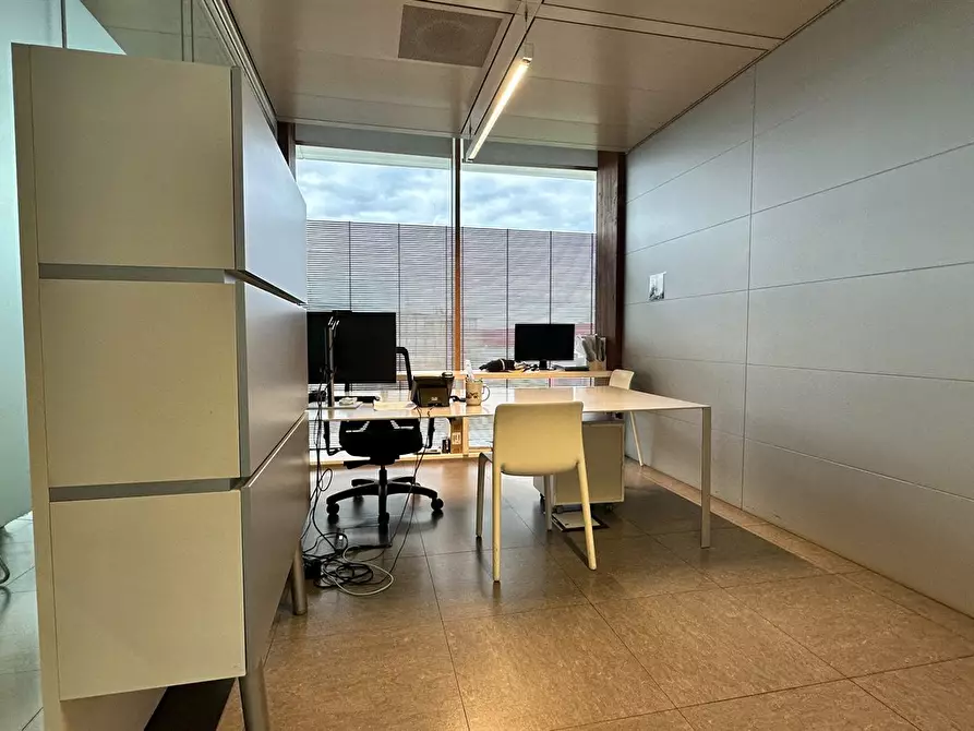 Immagine 9 di Ufficio in vendita  in Via Stezzano 87 a Bergamo