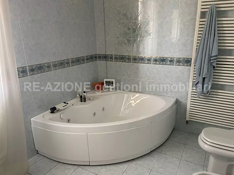 Immagine 1 di Villa in vendita  in Via G. Leopardi 8 a Creazzo