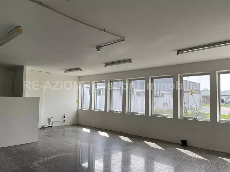 Immagine 9 di Capannone industriale in affitto  in Viale del Lavoro a Vicenza