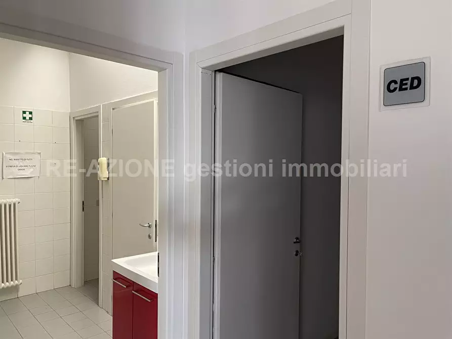 Immagine 1 di Ufficio in affitto  in via da vinci a Vicenza