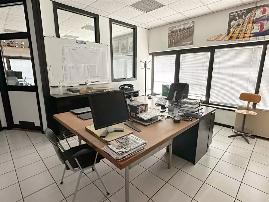 Immagine 2 di Capannone industriale in vendita  in via Roma 1 a Bernareggio