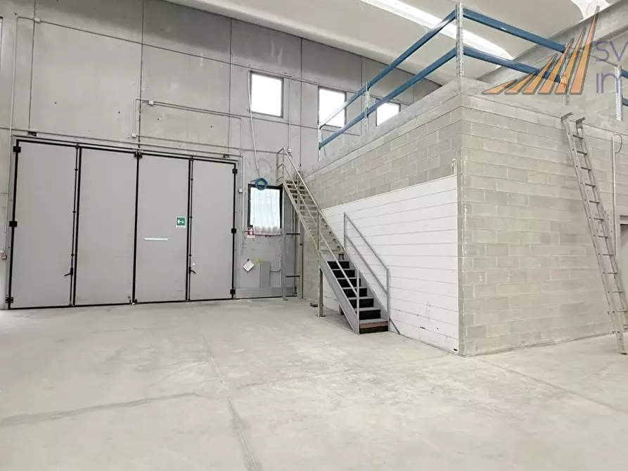 Immagine 6 di Capannone industriale in vendita  in via belvedere 100 a Arcore